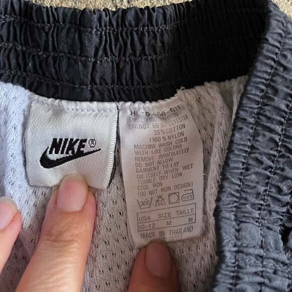 Vintage‎ 90s Nike Black Boy M 10-12 Sporty Nylon Jogger Windbreaker Swishy Pants - Picture 5 of 11